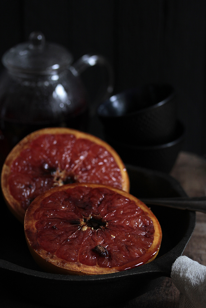 gebackene grapefruit mit rum und karamellisiertem rohrzucker rezept vivi d'angelo foodfotografie münchen